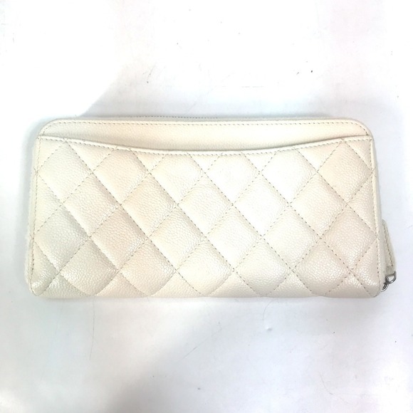 CHANEL White Caviar Leather Logo Wallet - Picture 2 of 16